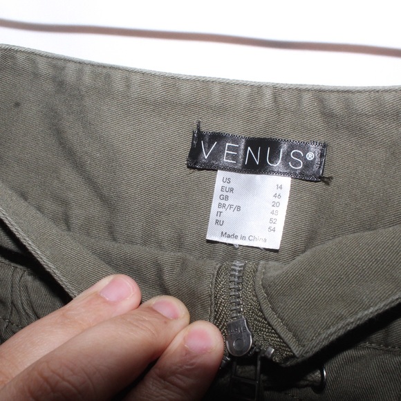 Venus Woman’s Olive Green Cargo Tie-Hem Utility Crop Pants — Size 14 - Picture 11 of 12